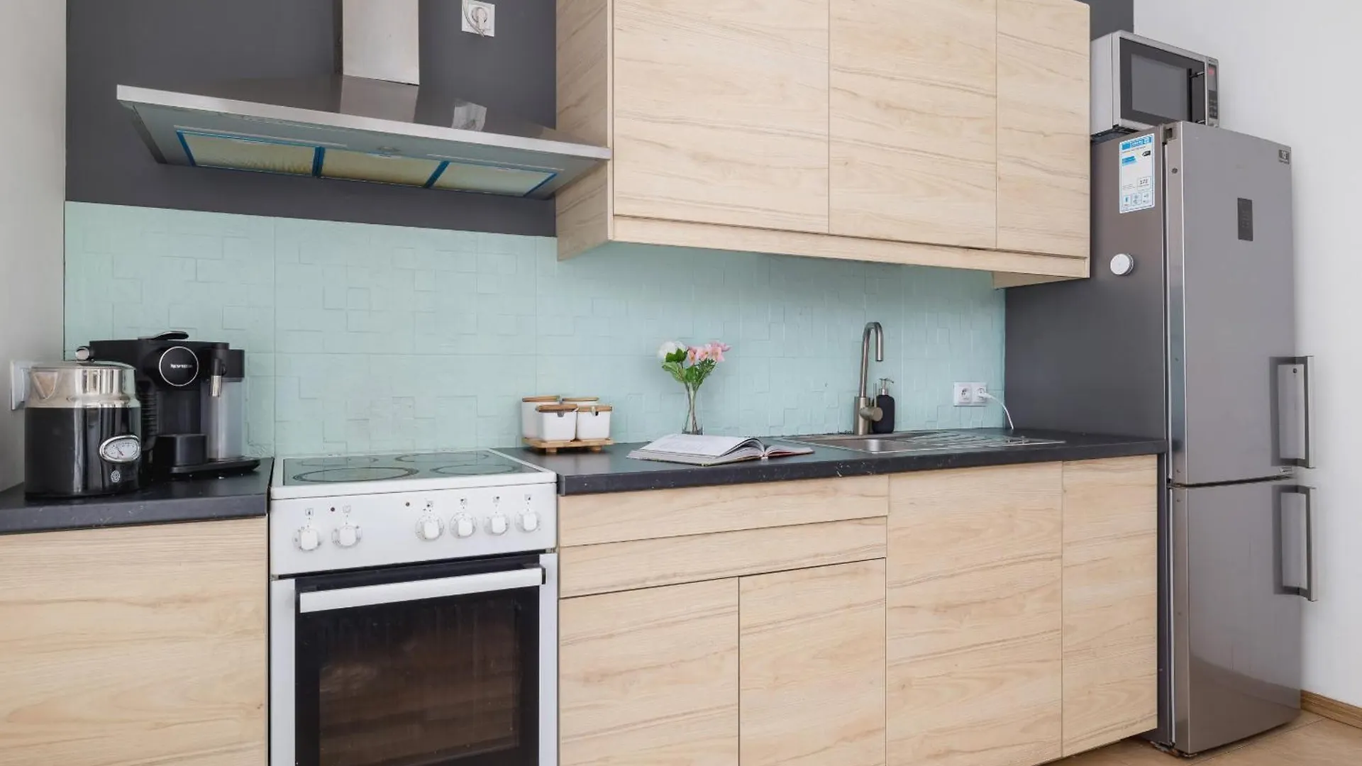 Family Apartment In Downtown Cracow By Rent Like Home Krakow 0*,